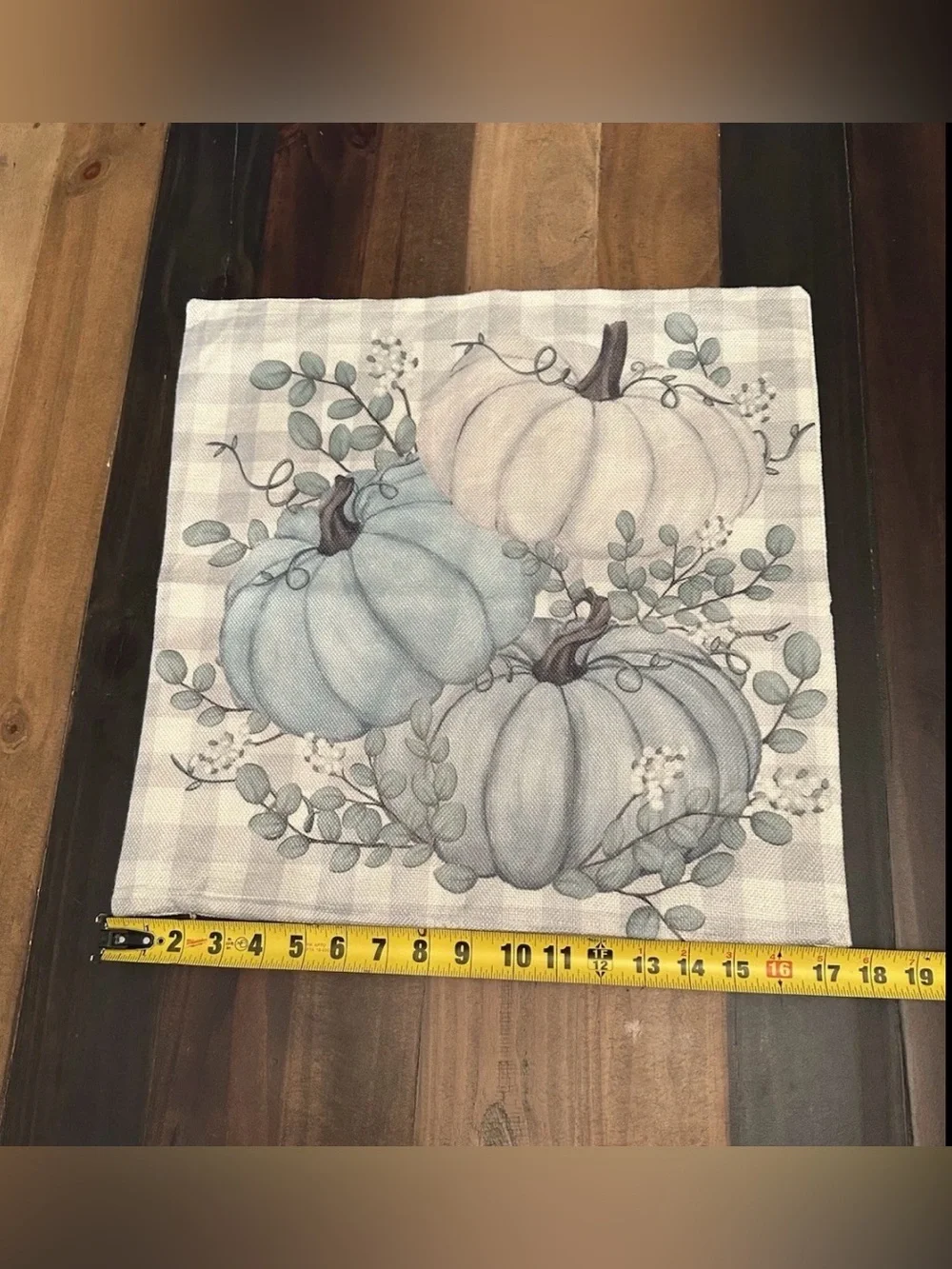 Blue and Cream Pumpkin Table Runner & 4 matching pillow cases